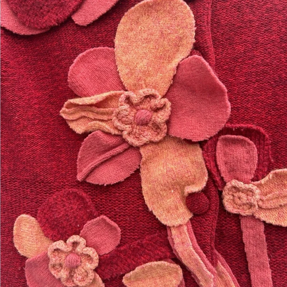 Sleeping on Snow Wool Appliqué Sweater - Picture 2 of 7